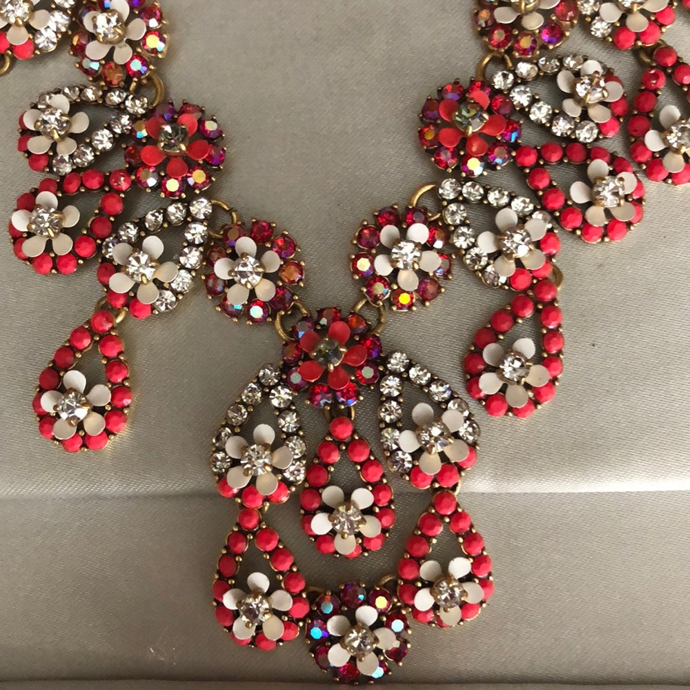 Neckless - Picture 2 of 3